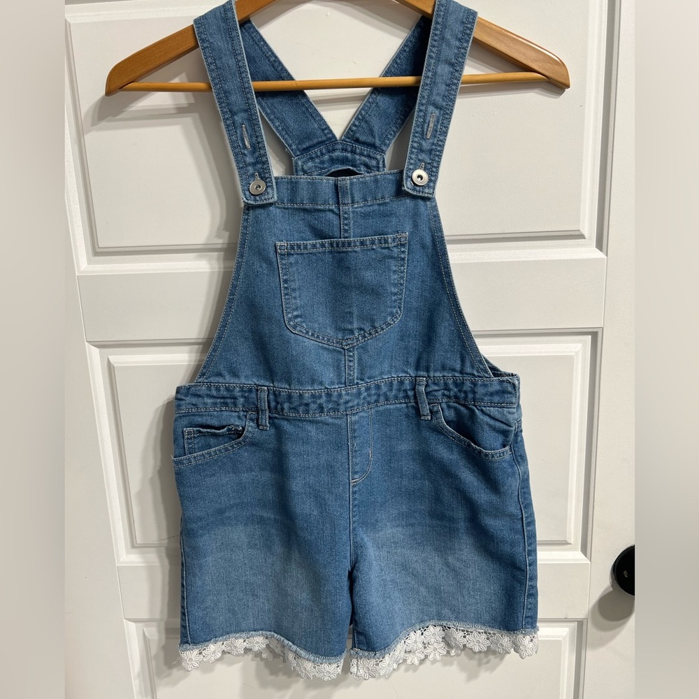 Children’s Place like new with lace overalls 🩵🤍